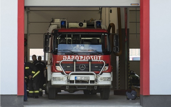 Személyautó és furgon ütközött vasárnap délután Csornán