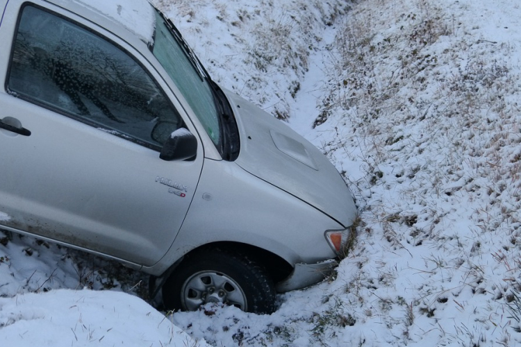 Megjött a tél, vigyázzunk gyalogosan és autóval is!