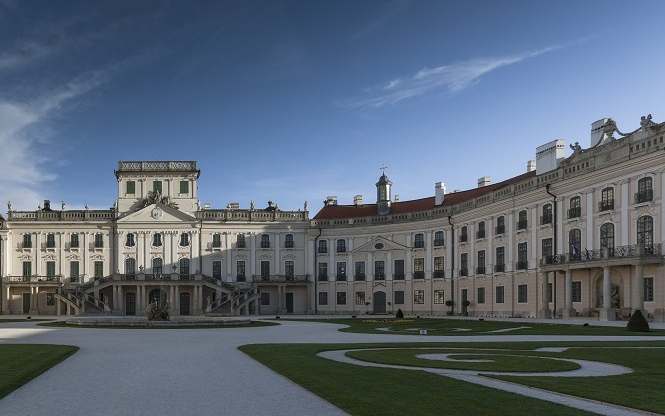 Beruházási-fejlesztési ügyintézőt keres Fertőd Önkormányzata