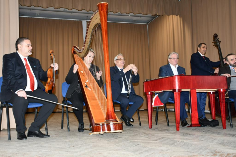„Házhoz megy a kultúra elnevezésű” program Szanyban.