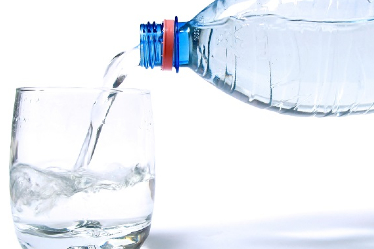 Döbbenetes átalakulás! Napi 3 liter folyadék hatása a szervezetre!