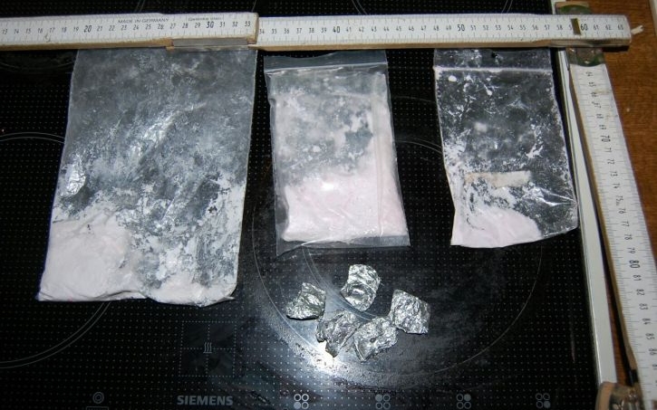 Kábítószer gyanús anyagokat foglaltak le Dörben