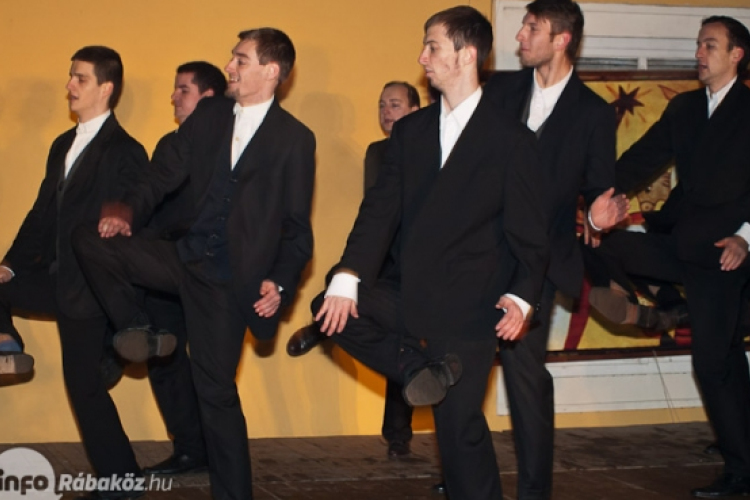 1% a csornai néptáncért