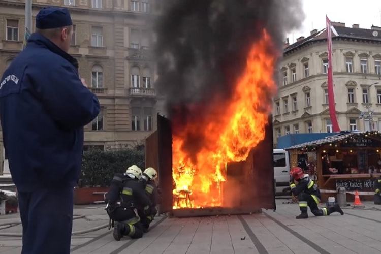 Egy konténerben mutatták be, milyen is egy lakástűz