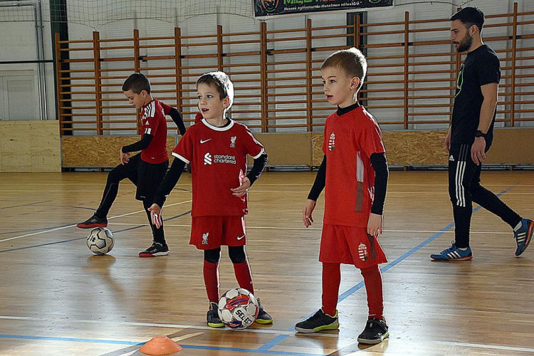 Neofutball edzés Szanyban, profi futballistákkal.