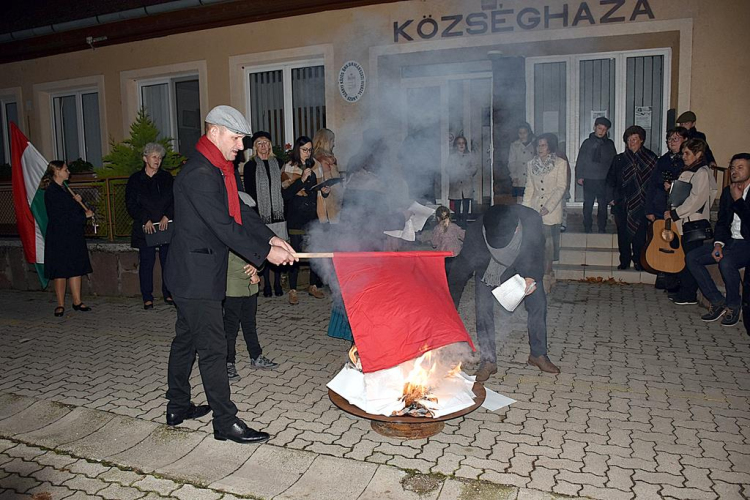 Történelmi emlékséta Szanyban október 23-án.