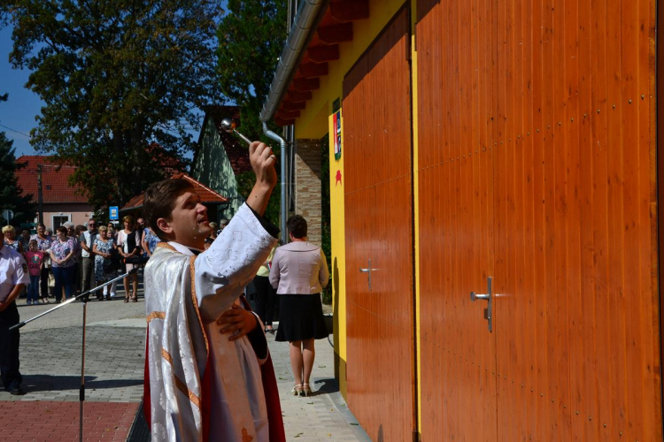 Önkormányzati hivatal, tűzoltószertár és polgárőri helyiségek ünnepélyes átadása Vág községben.