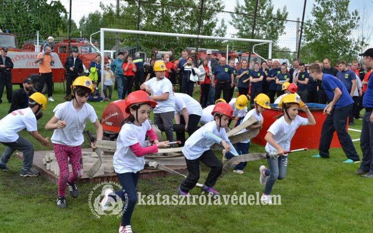 Bősárkányban versenyeztek az önkéntes tűzoltók