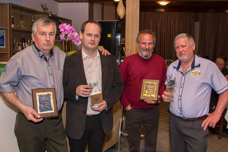 Ezen a versenyen mindenki nyelt... akarom mondani nyert