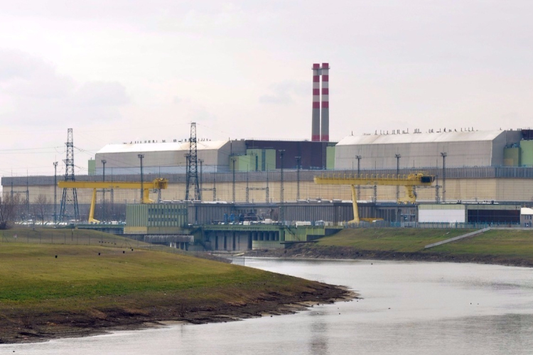 Süllyed a paksi atomerőmű 4. blokkja