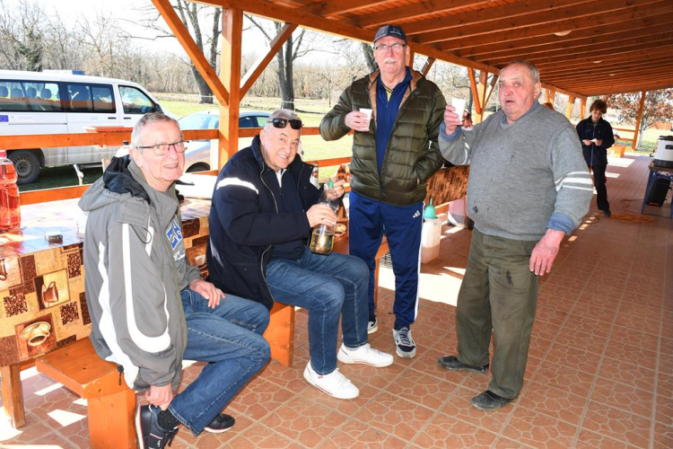 Hagyományőrző disznóvágás Vágon! 