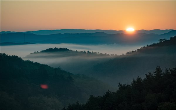 Meteorológia: az ország egyes részein 24-25 Celsius-fokkal van hidegebb, mint hétfőn