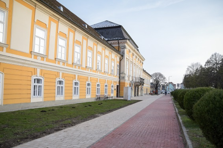 Átadtak egy újabb kerékpárút szakaszt Csornán