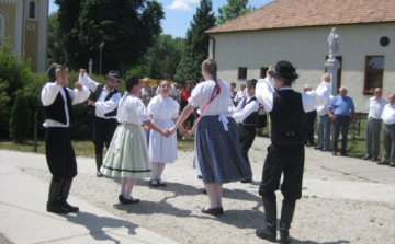 Szent László napi hagyományőrző búcsú Agyagosszergényben