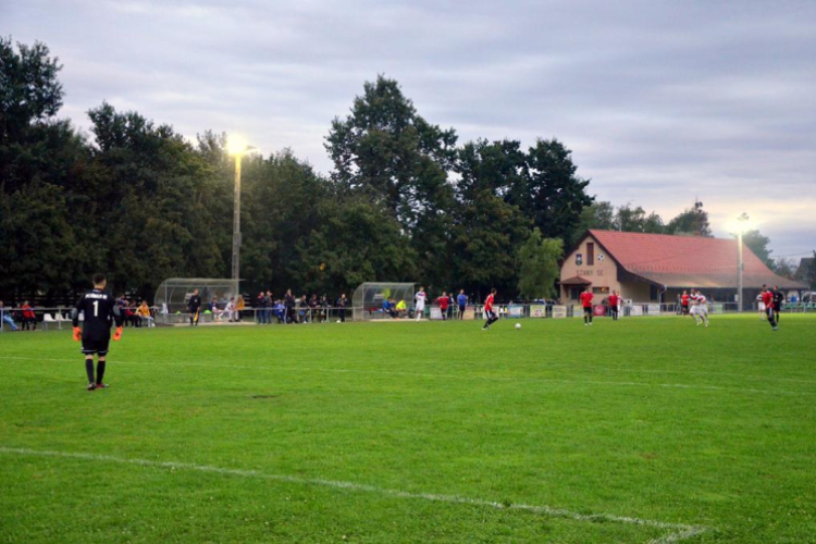 Sporttörténeti bajnoki labdarúgó mérkőzés Szanyban