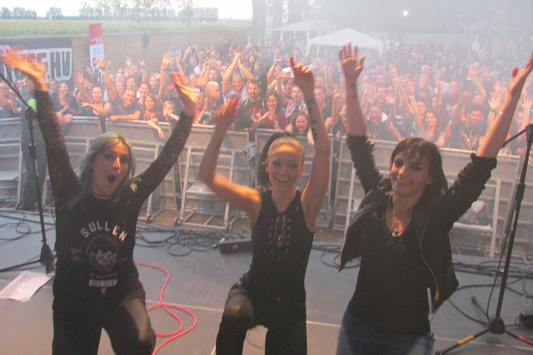 Egy csajbanda a macsó rock világban