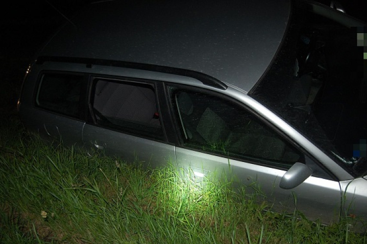 Engedély nélkül elvitte a főnöke kocsiját, és az árokba hajtott vele