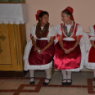 Szentmise és gyertyás körmenet  Szanyban a Szent Anna kápolnánál
