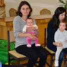 Ringató foglalkozás Szanyban a Baba-Mama Klubban