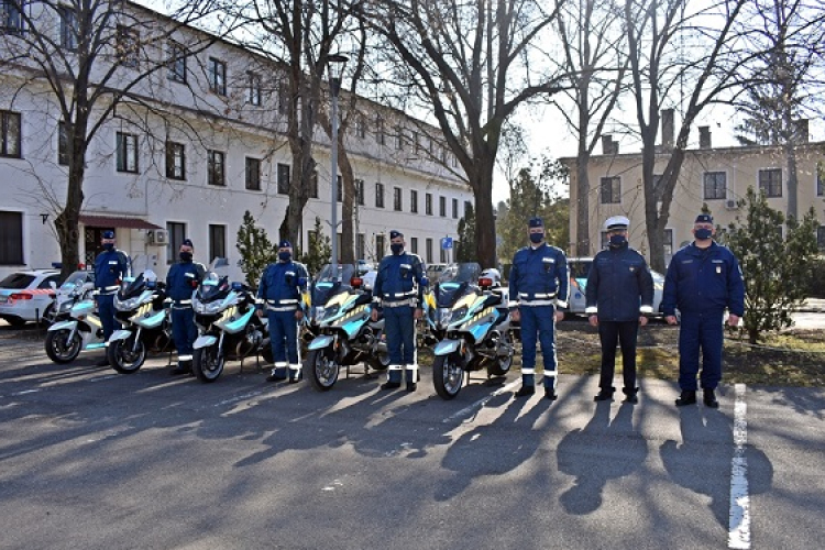 Elöl és hátul is fedélzeti kamerákkal szerelték fel a rendőrségi motorokat