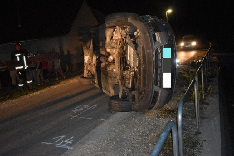 Az ittas sofőr Rábapatonán nekiütközött egy autónak, majd kocsijával felborult