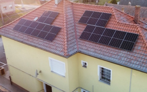 Az Európai Unió támogatásával végeztek energetikai felújítást a győrsövényházi hivatal épületén