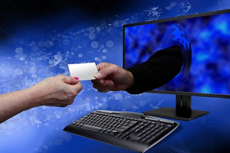Ünnepre készülődés: az internetes vásárlás veszélyei