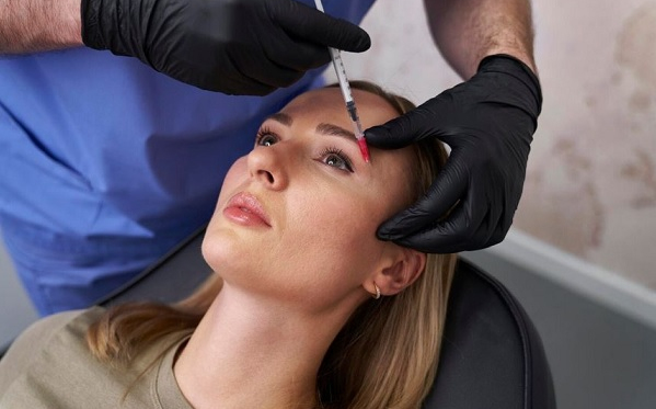 Vége a túltöltött arcok korszakának