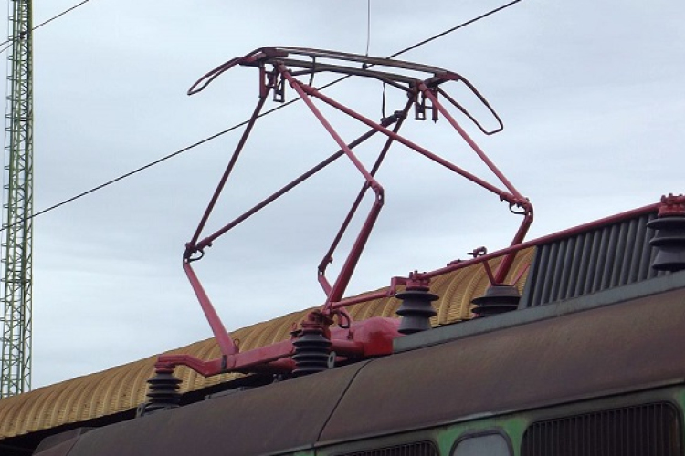 Nem okoz nagy fennakadásokat a vasúti átjáró lezárása a 85-ös főúton