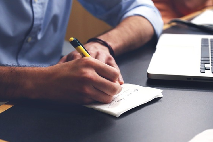 Informatikus és művelődésszervező állást hirdet a Beledi Önkormányzat