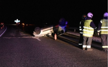 A Bezi külterületén történt balesetben a 47 éves kónyi sofőr megsérült