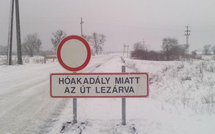 Havazás – Közútkezelő: a Dunántúlon több helyen nehéz közlekedni