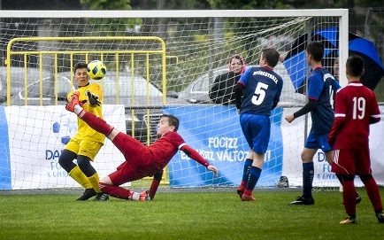 A Csornai SE fiatal focistái a világ legnagyobb gyerek focikupáján