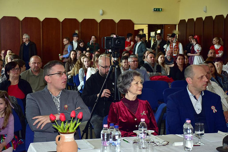 Sz. Varga Ferenc emlékére szólótáncverseny Szanyban.