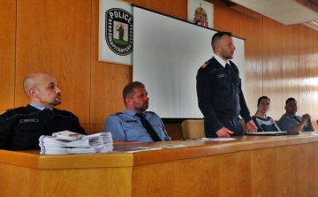 Bűnmegelőzésről, balesetmegelőzésről konzultáltak Csornán a rendőrök és polgárőrök