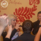 Valentin buli az Arany Tulipánban Jolly-val és Suzy-val