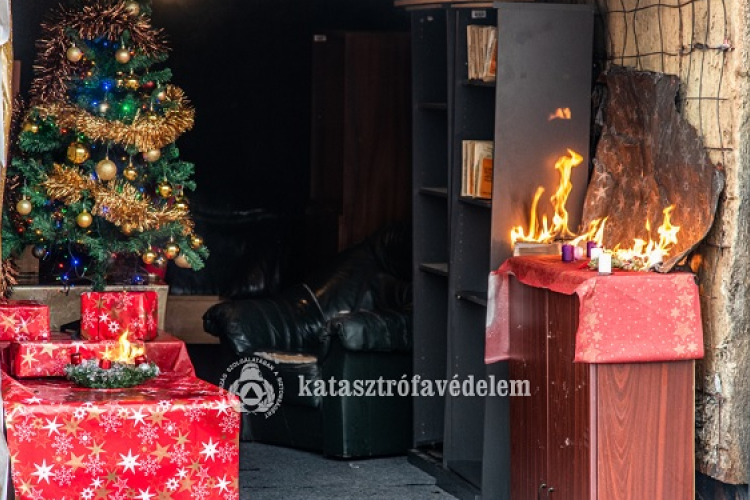  Csak a gyertya égjen, ne az otthonunk!