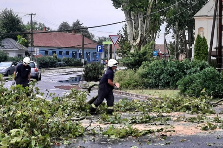 Szombat délután lecsapott a vihar Cirákra