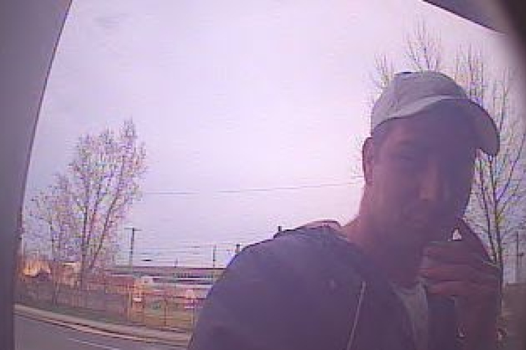 Iskolából lopott. Ki ismeri fel?