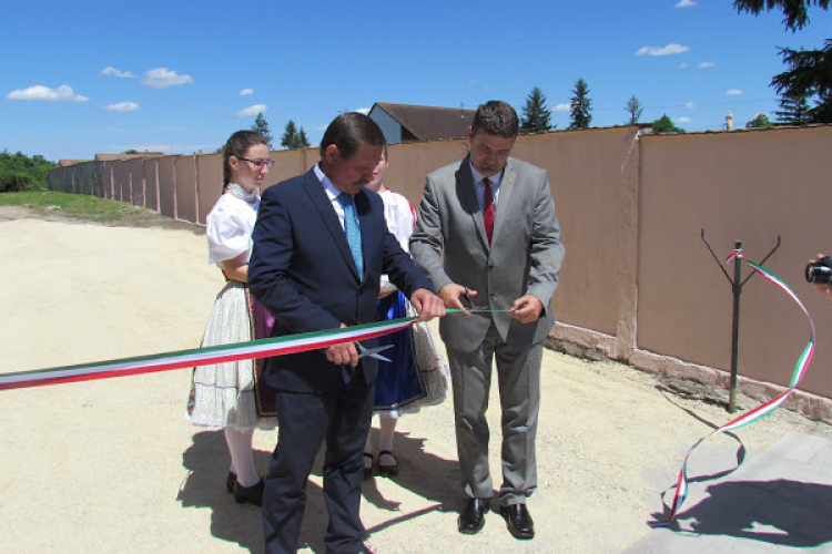 Átadták Bágyogszováton a felújított önkormányzati hivatalt