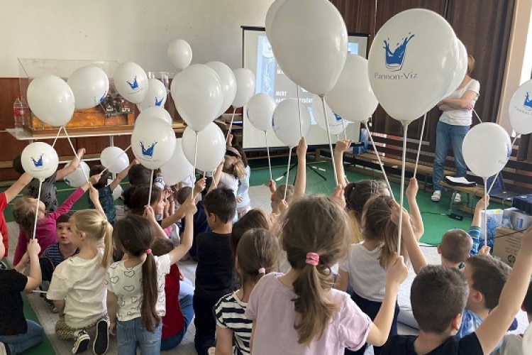 Csornai és szili óvodások ismerkedtek Csövi teknőssel, és az ivóvíz védelmével