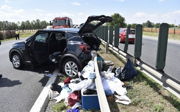 Balesetet okozott, mert a járművezető helytelenül választotta meg a követési távolságot