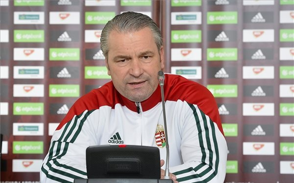 Nem játszat Elek és Szalai sem