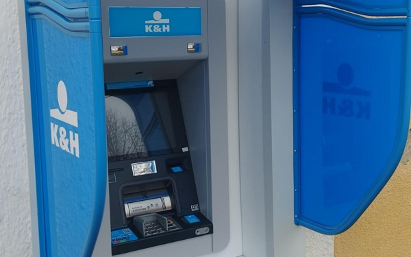 Farádon is működik már a bankautomata