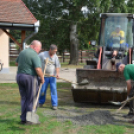 Nézőtéri ülőszékek elhelyezése a szanyi sporttelepen