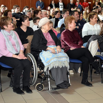 Sz. Varga Ferenc emlékére szólótáncverseny Szanyban.