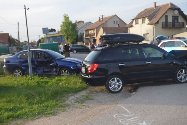 Két autó ütközött össze Kapuváron