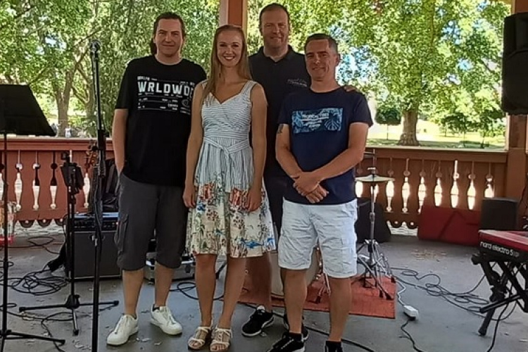 Pénteken lesz az idei első koncert Csornán a Zenepavilon nyári sorozatában