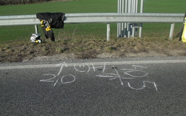 Motoros baleset a 85-ös főúton