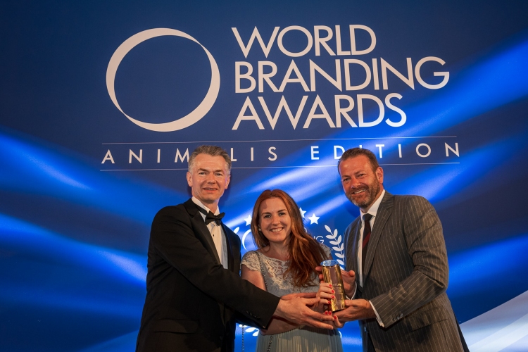 “Év Márkája” lett a FRONTLINE az 2019-2020-as World Branding Awards-on